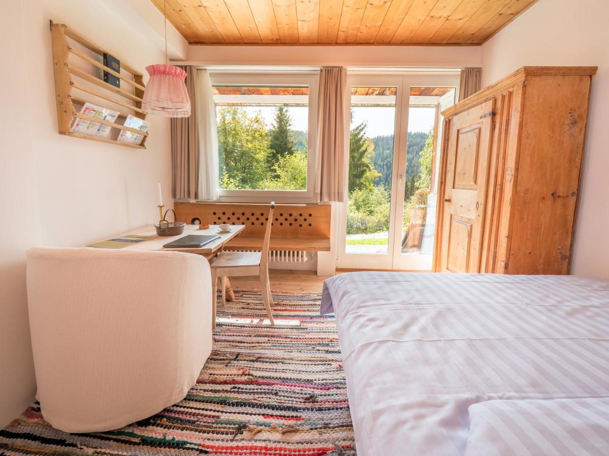 Hotel Haus Am Waldrand Flims Exterior photo