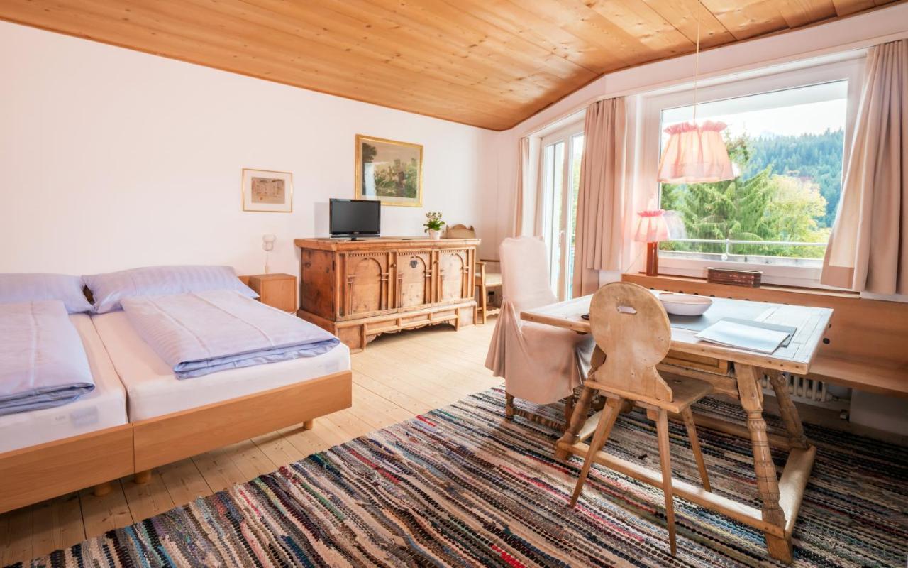 Hotel Haus Am Waldrand Flims Exterior photo